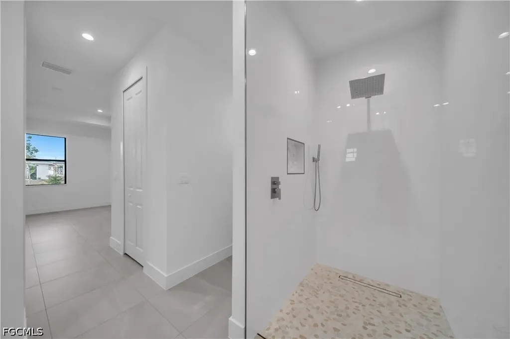 1412 NE 2nd Place Cape Coral FL 33909