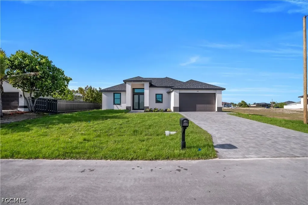 1412 NE 2nd Place Cape Coral FL 33909