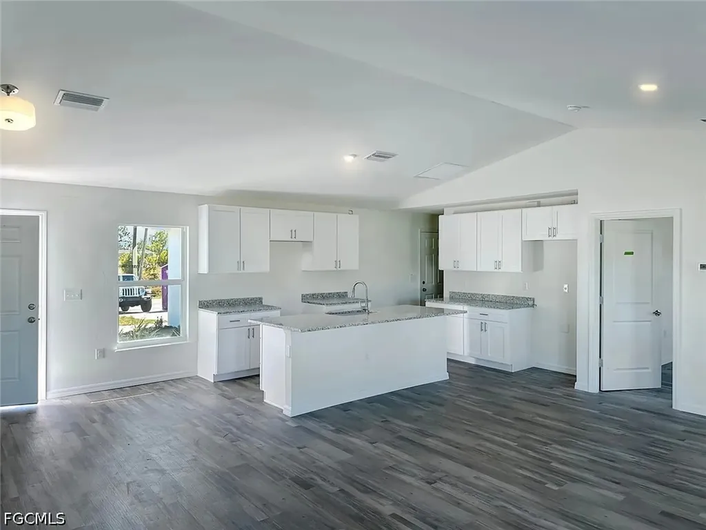 3929 NW 42nd Lane Cape Coral FL 33993