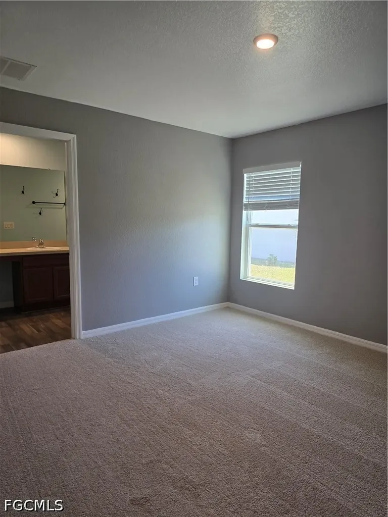 2122 NE 13th Place Cape Coral FL 33909