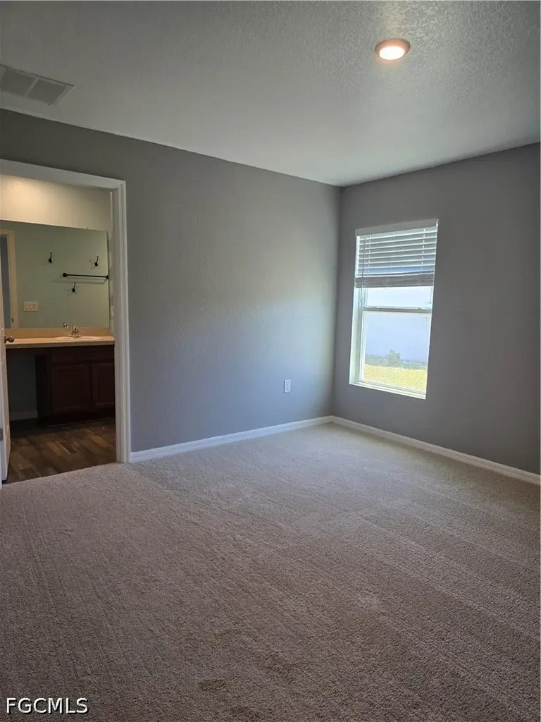 2122 NE 13th Place Cape Coral FL 33909