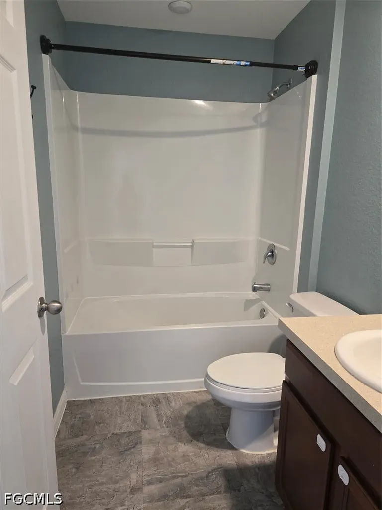 2122 NE 13th Place Cape Coral FL 33909