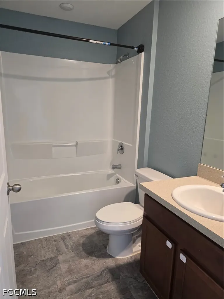 2122 NE 13th Place Cape Coral FL 33909