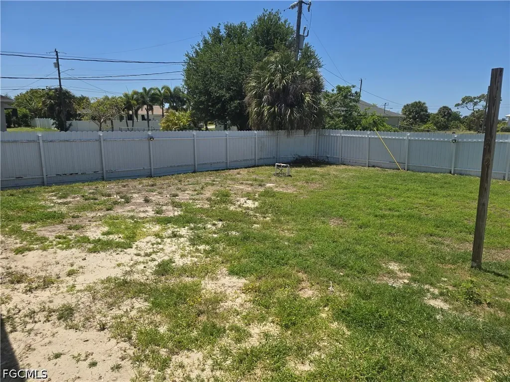 2122 NE 13th Place Cape Coral FL 33909