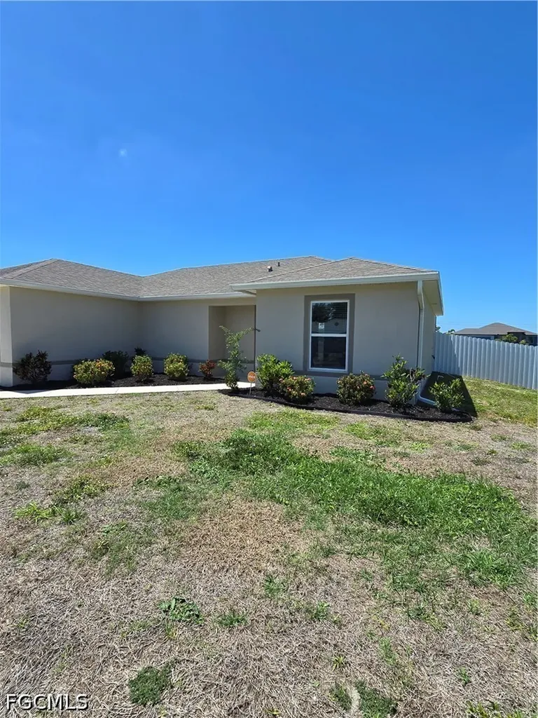 2122 NE 13th Place Cape Coral FL 33909