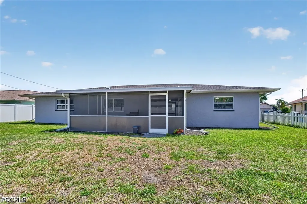1305 SE 37th Terrace Cape Coral FL 33904