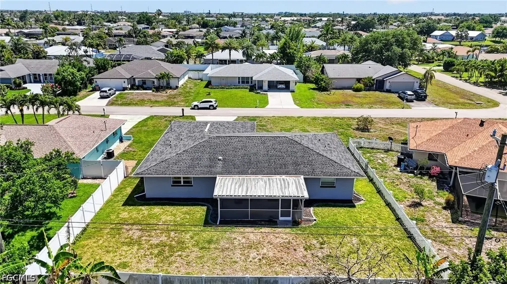 1305 SE 37th Terrace Cape Coral FL 33904