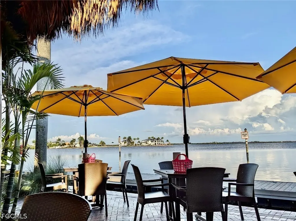 1305 SE 37th Terrace Cape Coral FL 33904