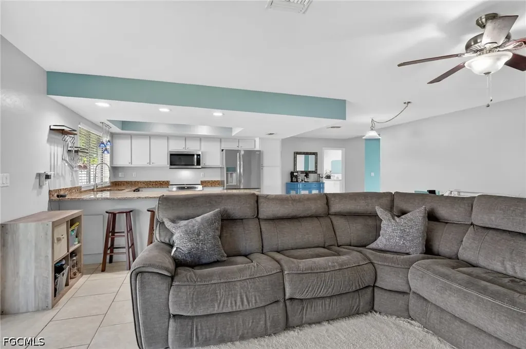 1305 SE 37th Terrace Cape Coral FL 33904