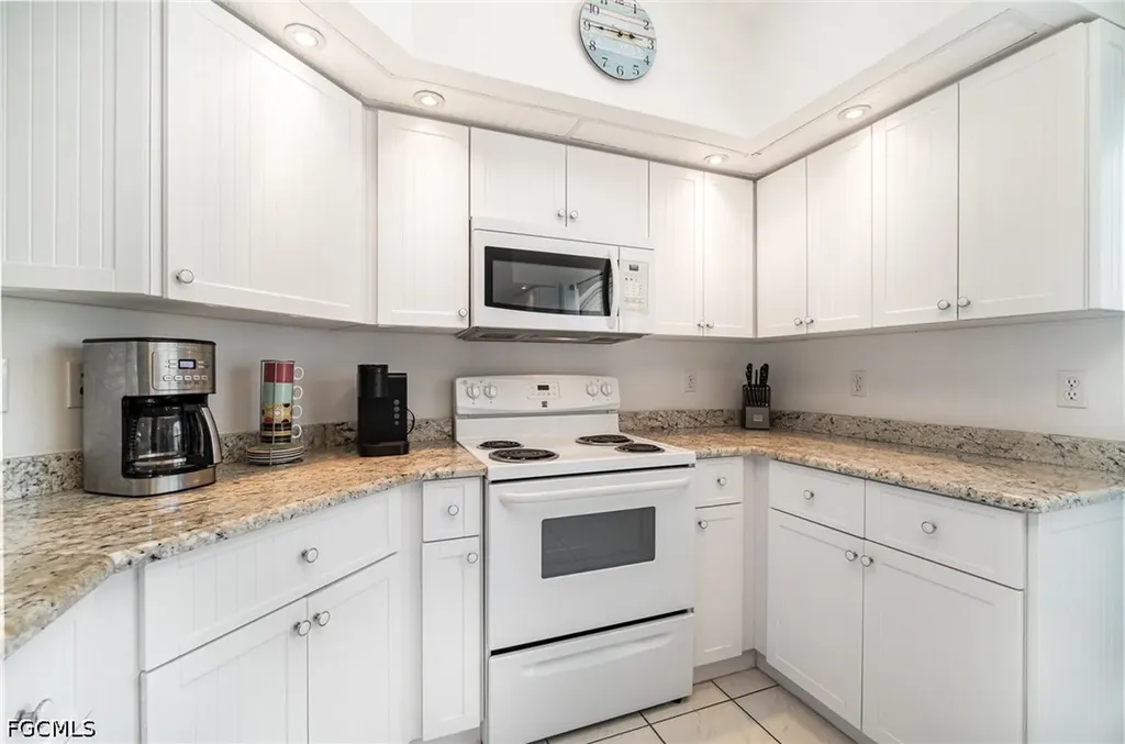1308 SE 21st Terrace Cape Coral FL 33990