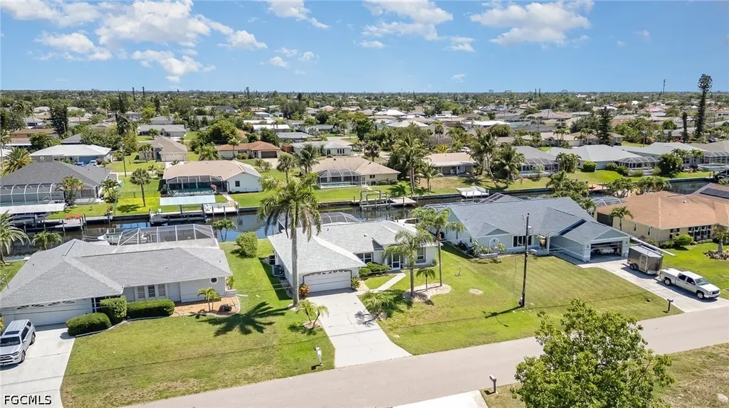 1308 SE 21st Terrace Cape Coral FL 33990