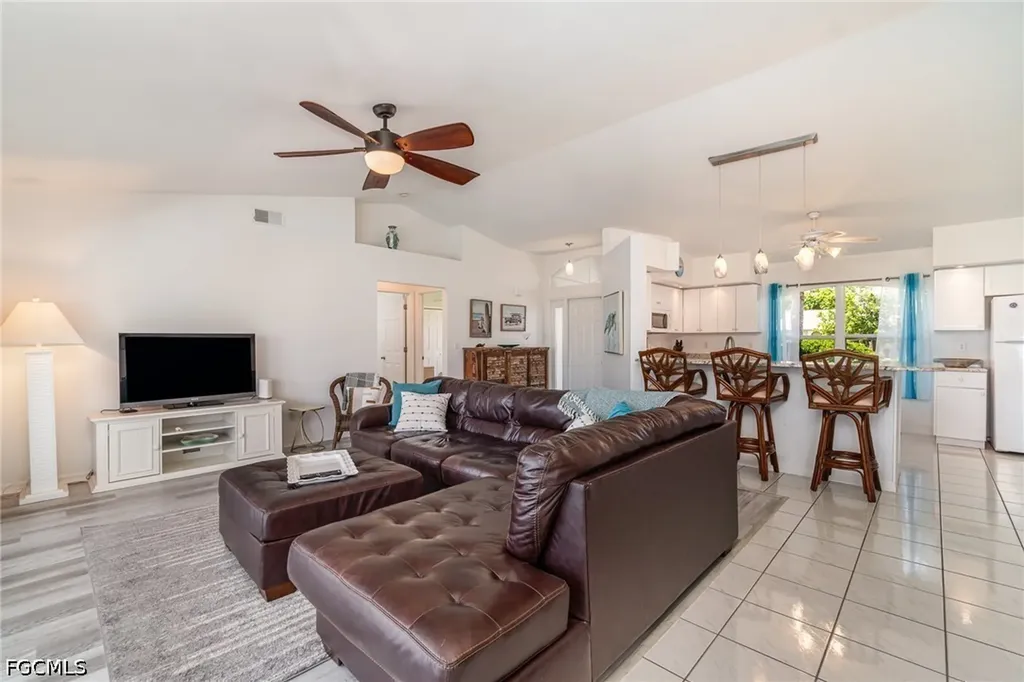 1308 SE 21st Terrace Cape Coral FL 33990
