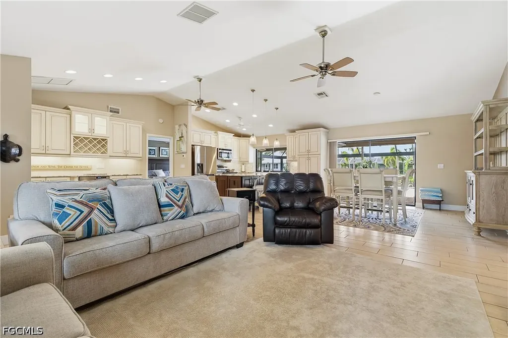 2018 SE 29th Street Cape Coral FL 33904