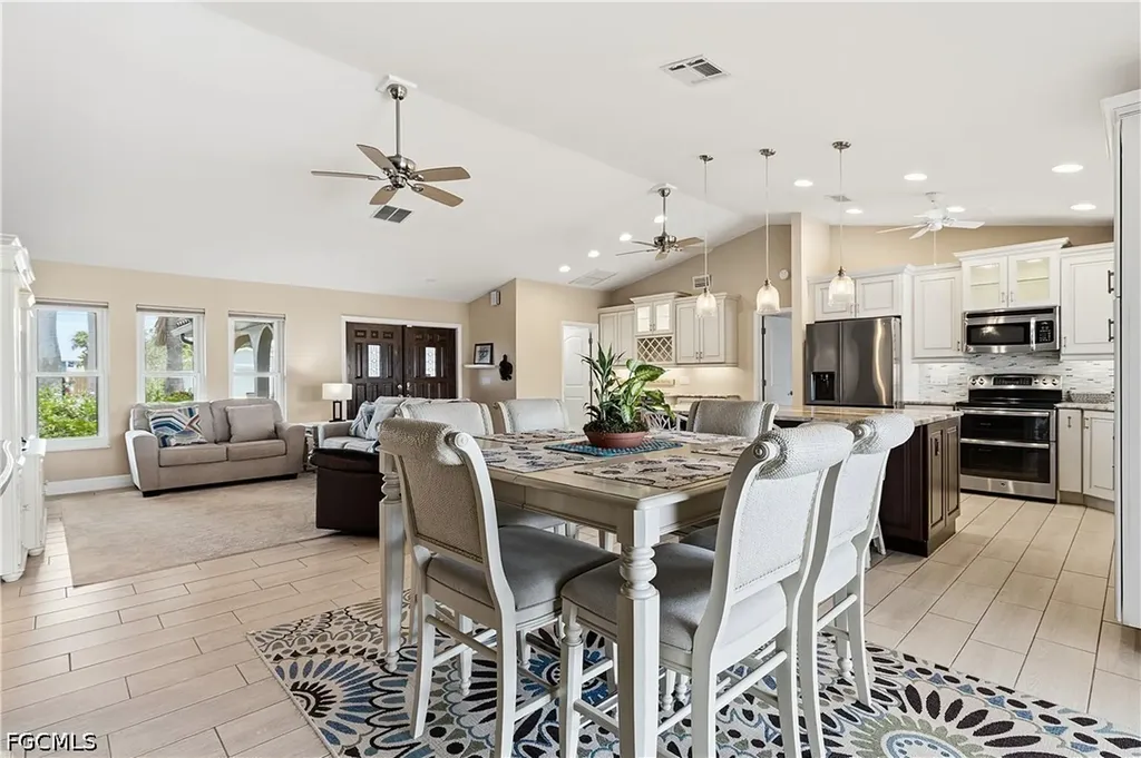 2018 SE 29th Street Cape Coral FL 33904