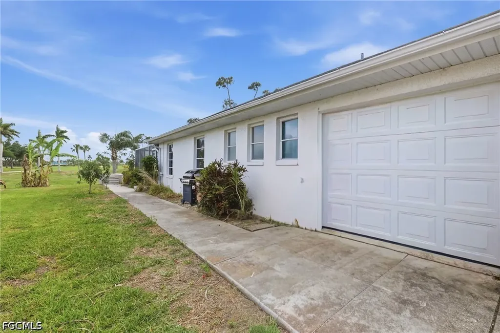 1022 SW 18th Terrace Cape Coral FL 33991