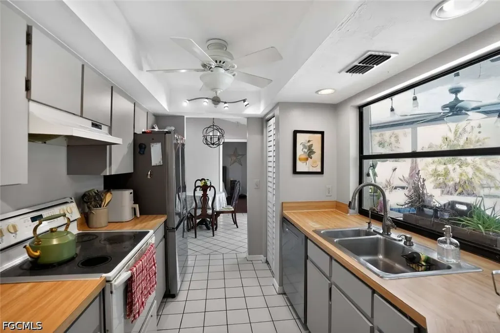 3418 SW 5th Place Cape Coral FL 33914