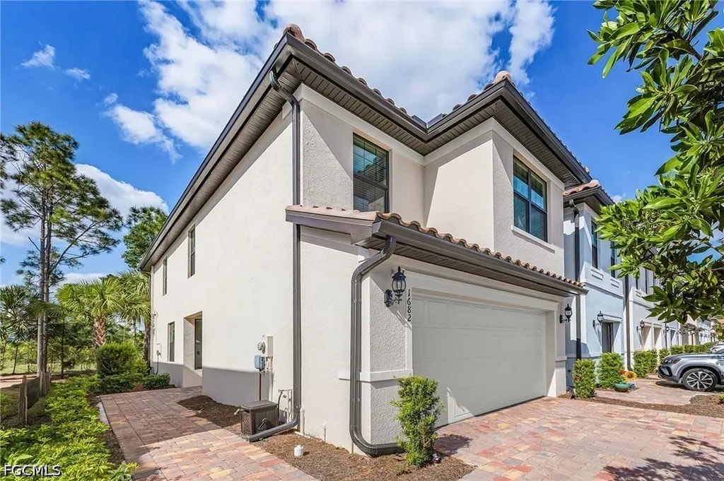 1682 Lake Jessup Circle Cape Coral FL 33909