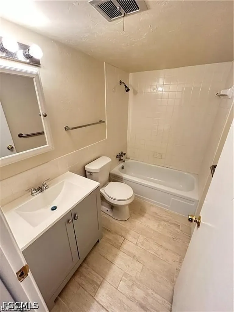2828 Jackson Street Fort Myers FL 33901