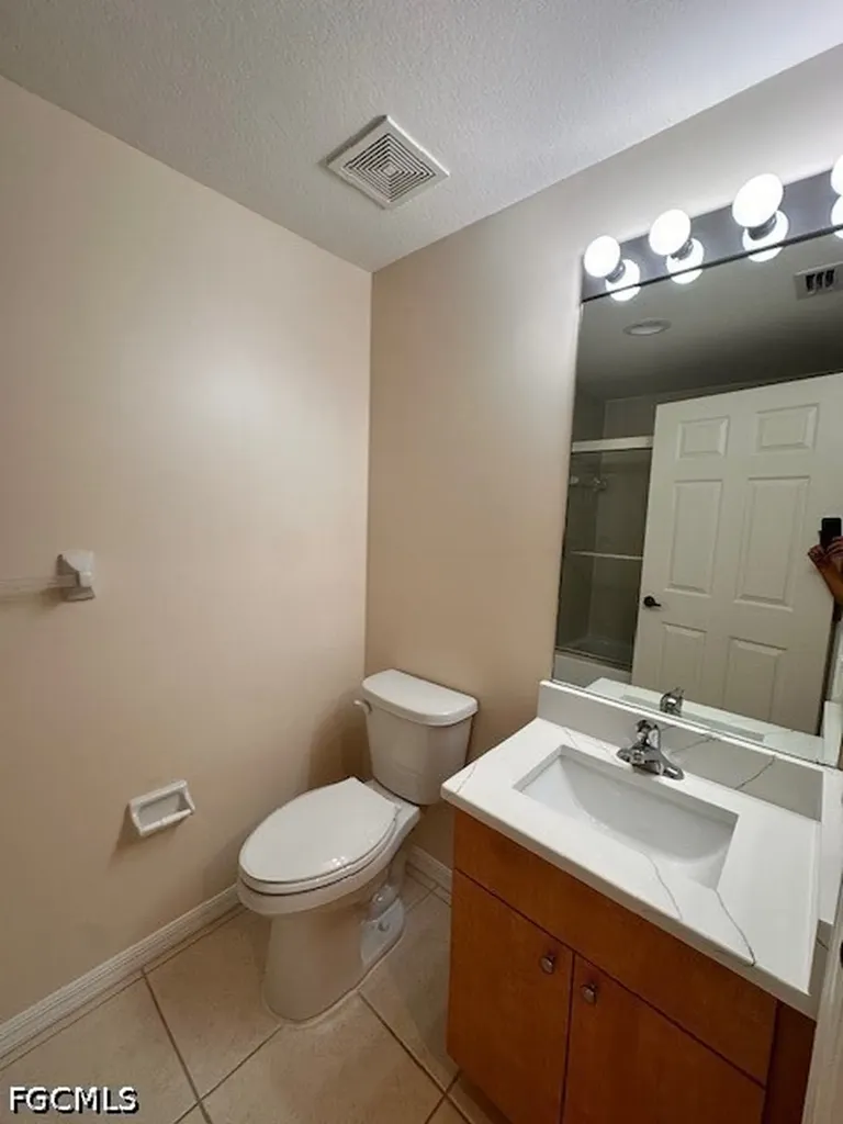 1105 Van Loon Commons Circle Cape Coral FL 33909