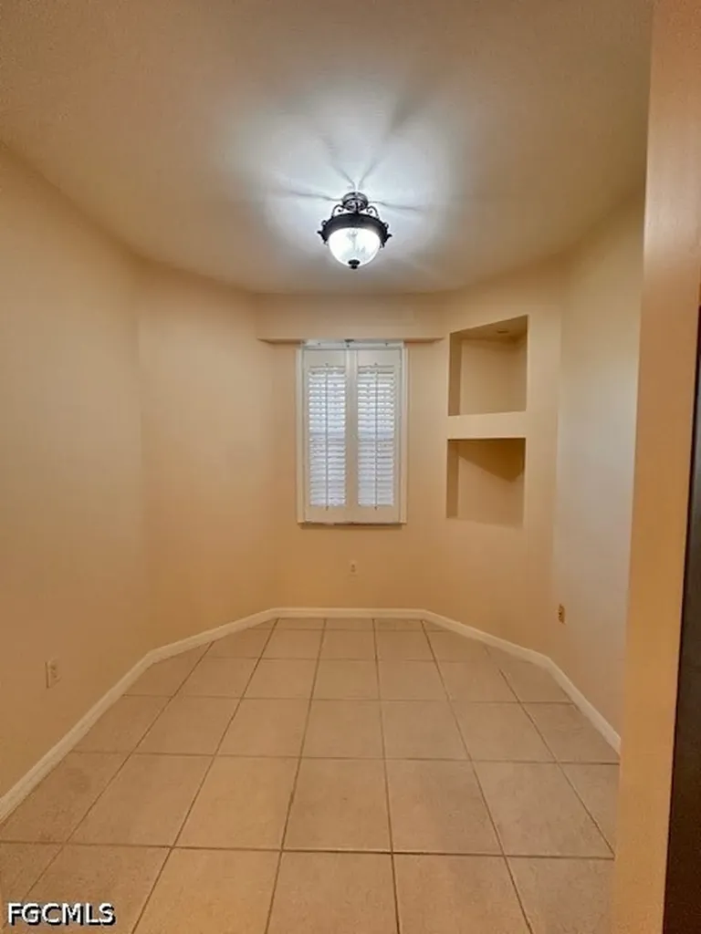 1105 Van Loon Commons Circle Cape Coral FL 33909