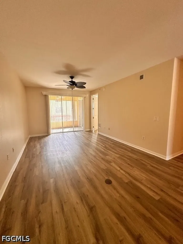 1105 Van Loon Commons Circle Cape Coral FL 33909