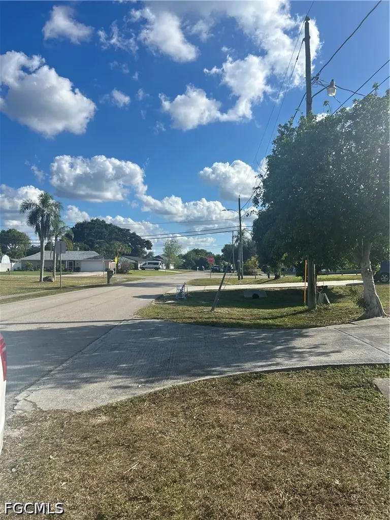 2049 50th Street SW Naples FL 34116
