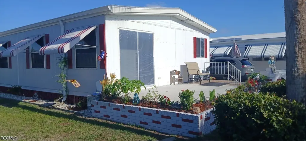 733 Leisure Lane North Fort Myers FL 33917