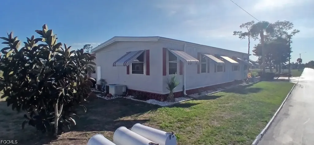 733 Leisure Lane North Fort Myers FL 33917