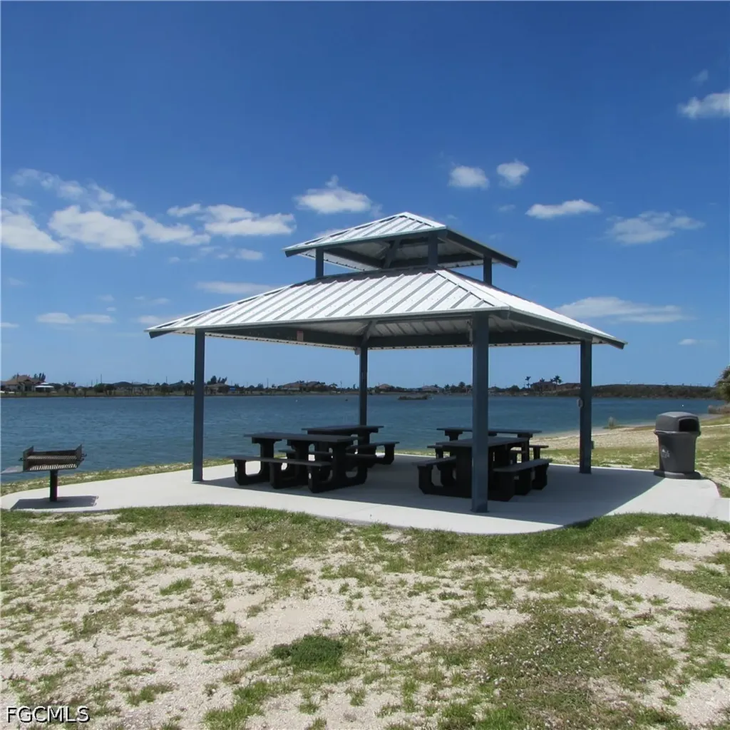3928 NW 41st Place Cape Coral FL 33993