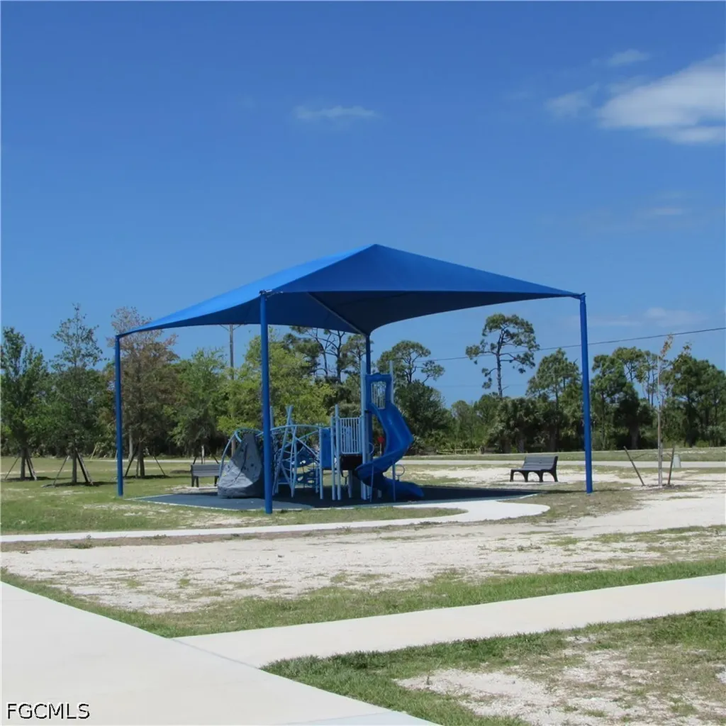 3928 NW 41st Place Cape Coral FL 33993