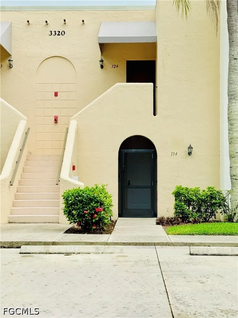 3320 Olympic Drive Naples FL 34105