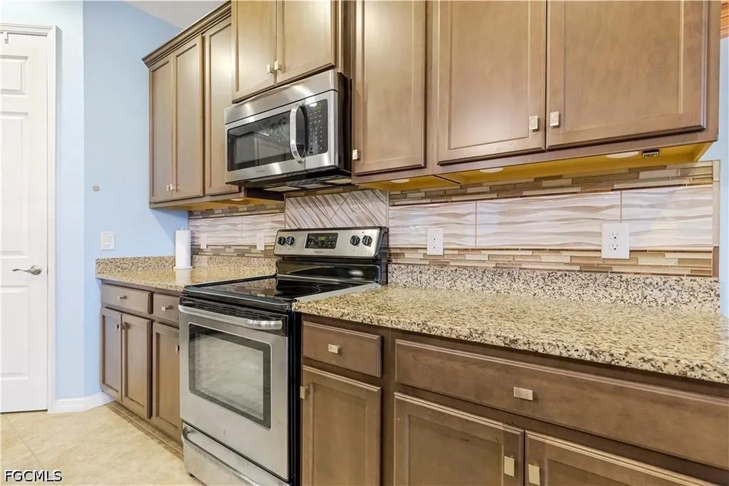 3188 Amadora Circle Cape Coral FL 33909