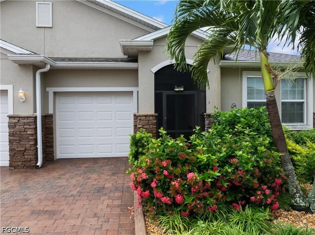 3188 Amadora Circle Cape Coral FL 33909