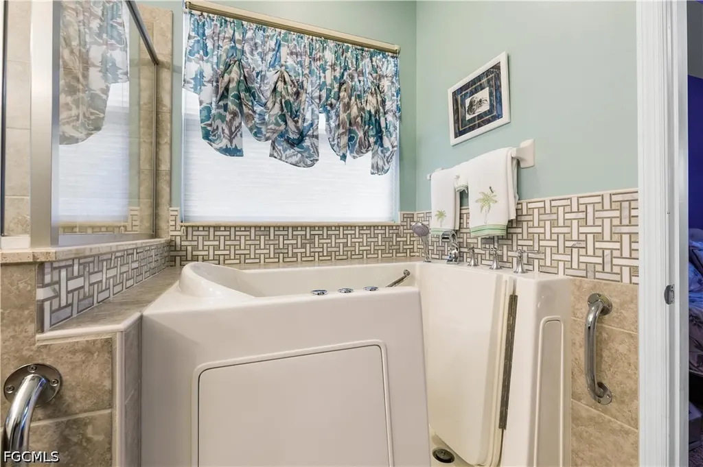 3188 Amadora Circle Cape Coral FL 33909