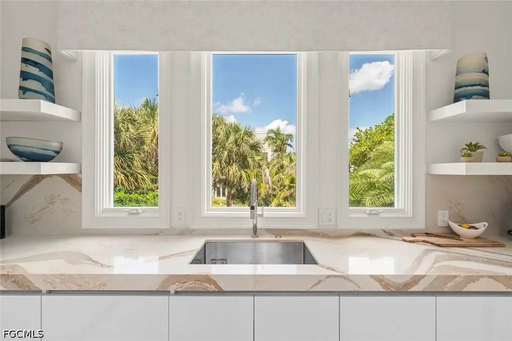 545 Lighthouse Way Sanibel FL 33957
