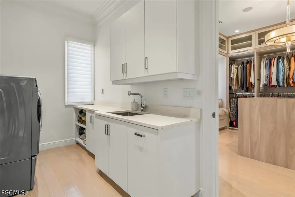545 Lighthouse Way Sanibel FL 33957
