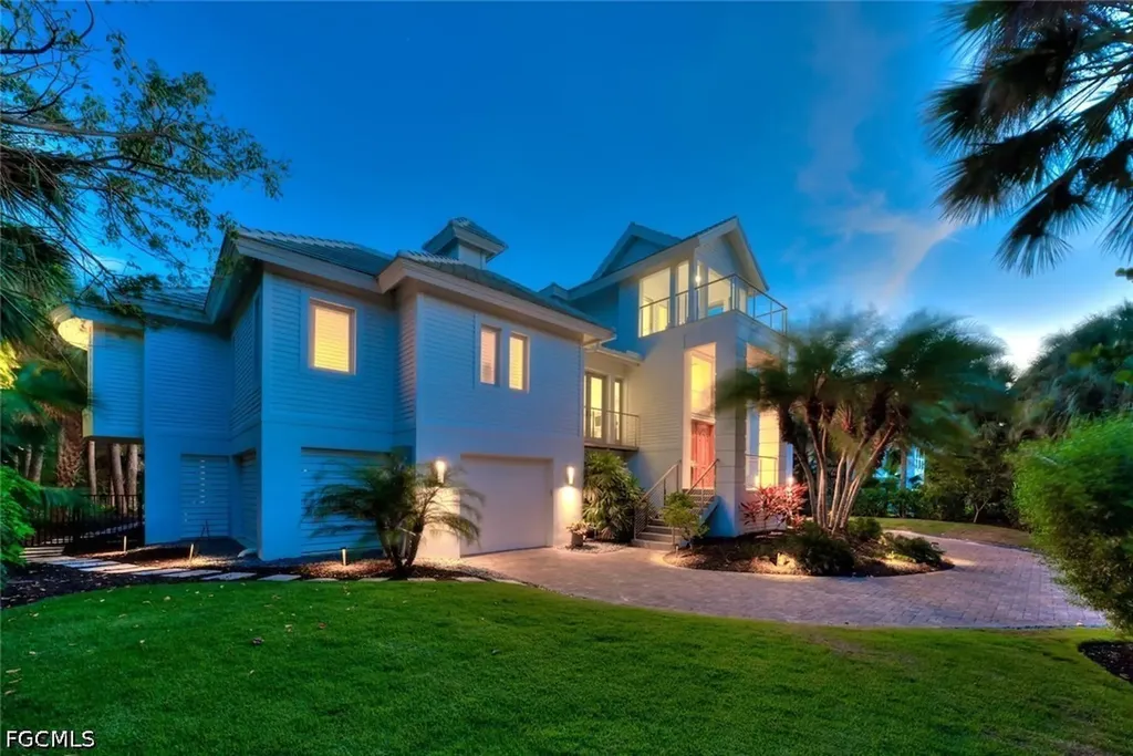 545 Lighthouse Way Sanibel FL 33957