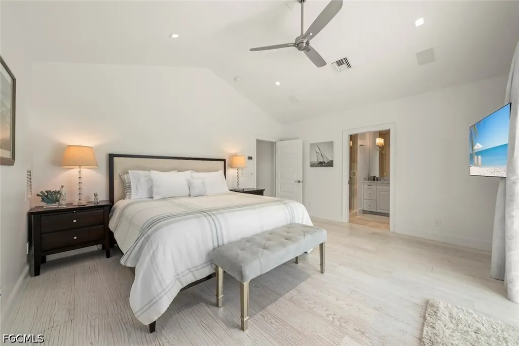 545 Lighthouse Way Sanibel FL 33957