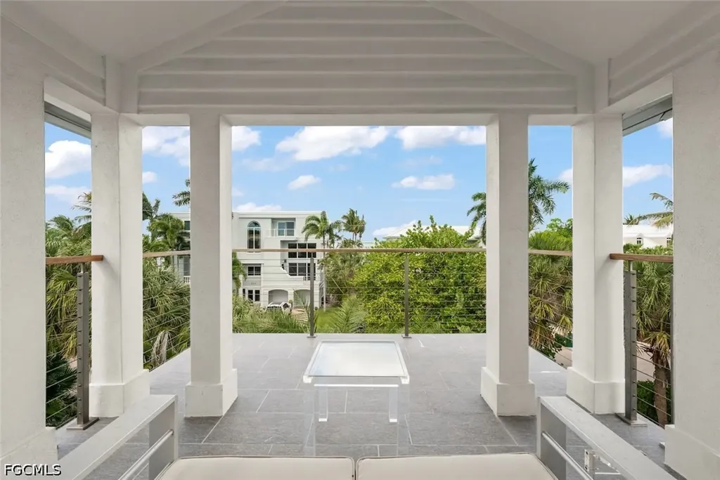 545 Lighthouse Way Sanibel FL 33957