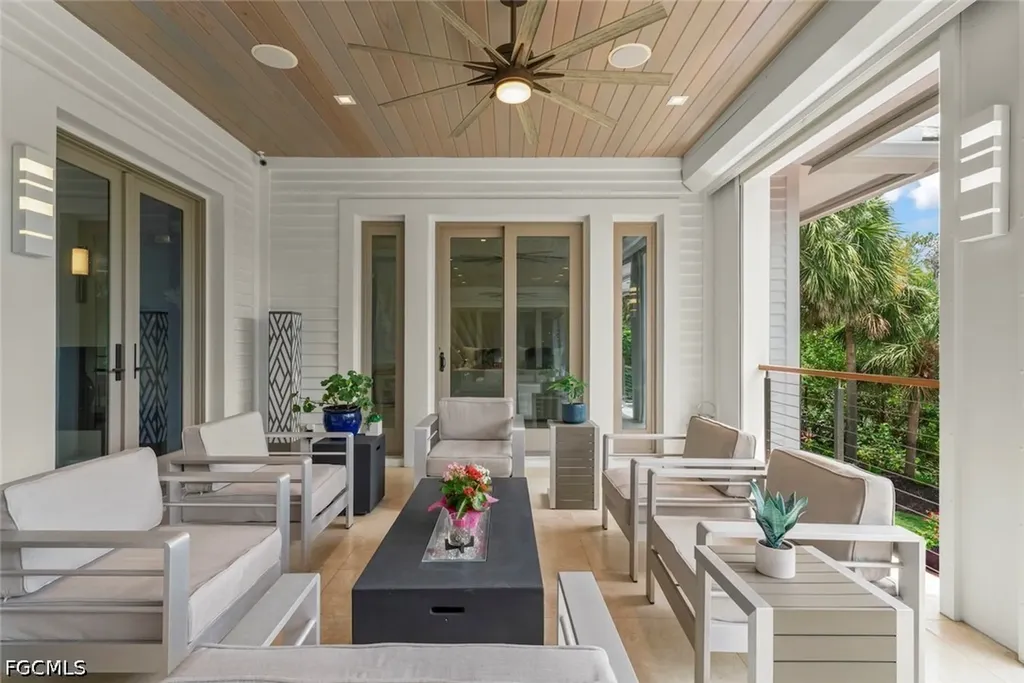 545 Lighthouse Way Sanibel FL 33957