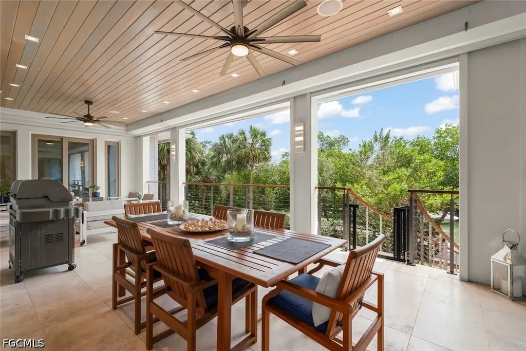 545 Lighthouse Way Sanibel FL 33957
