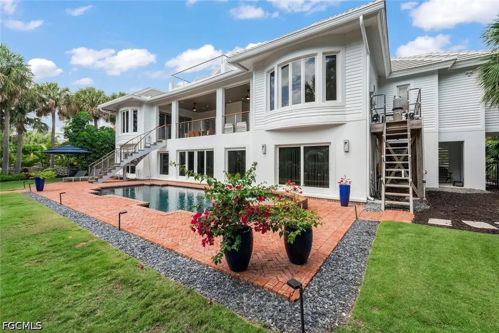 545 Lighthouse Way Sanibel FL 33957