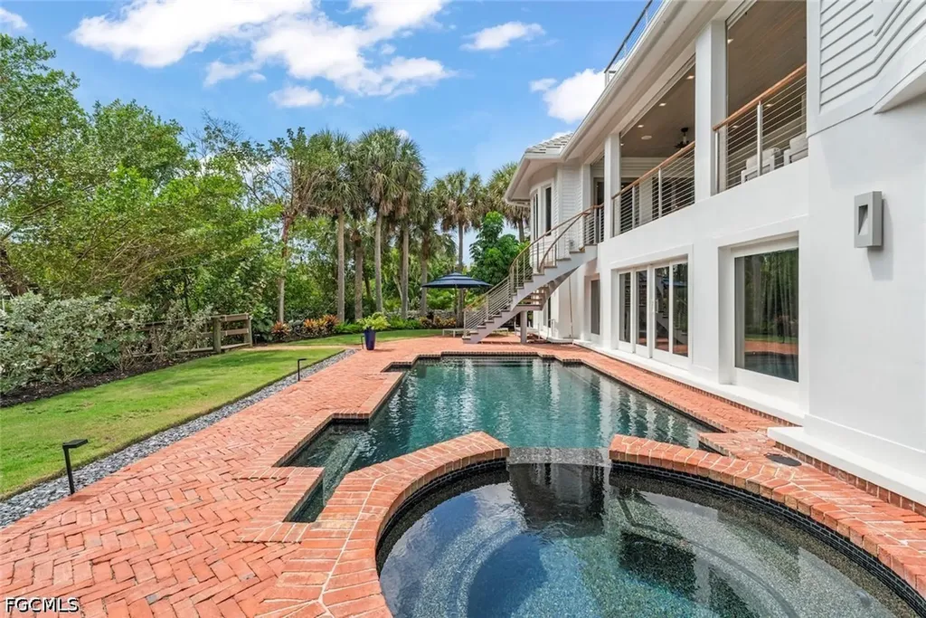 545 Lighthouse Way Sanibel FL 33957