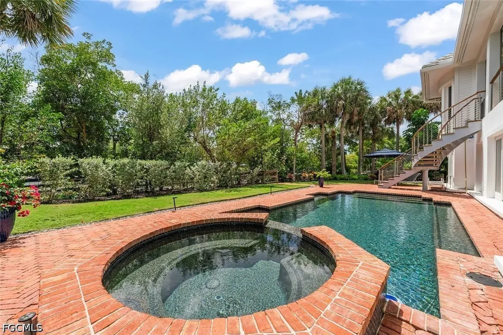 545 Lighthouse Way Sanibel FL 33957