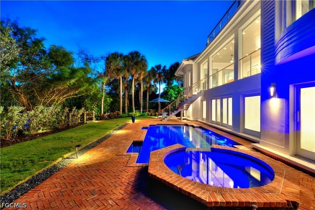 545 Lighthouse Way Sanibel FL 33957
