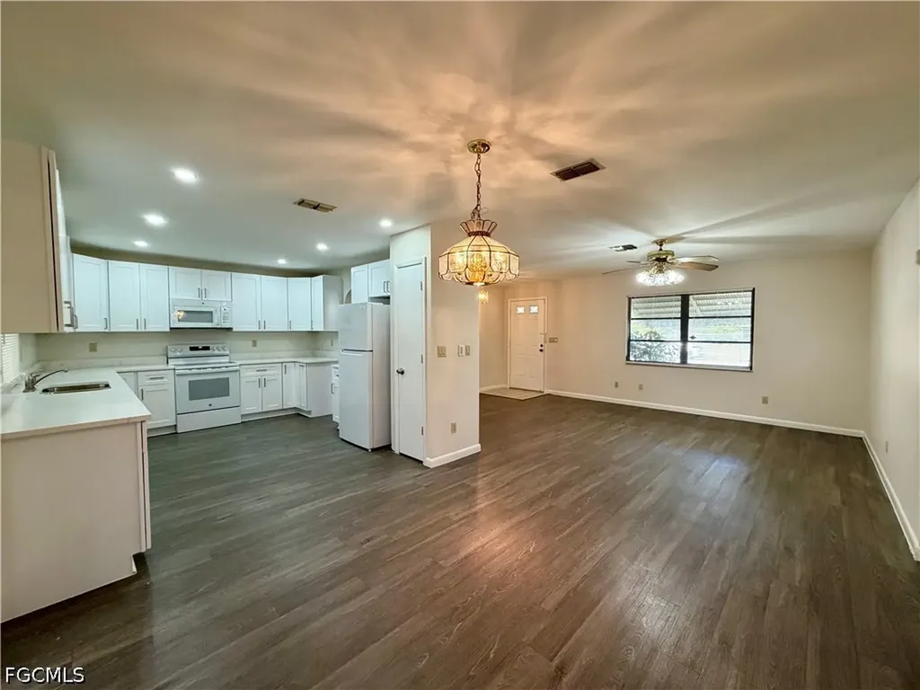 122 Roosevelt Avenue Lehigh Acres FL 33936