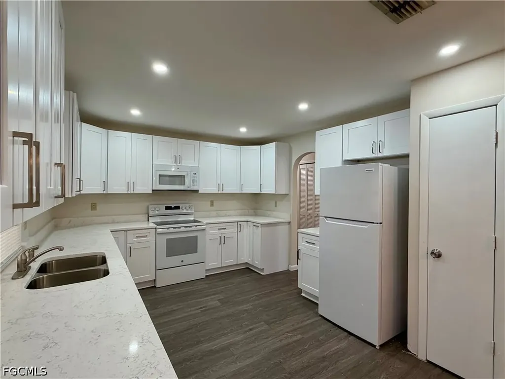 122 Roosevelt Avenue Lehigh Acres FL 33936