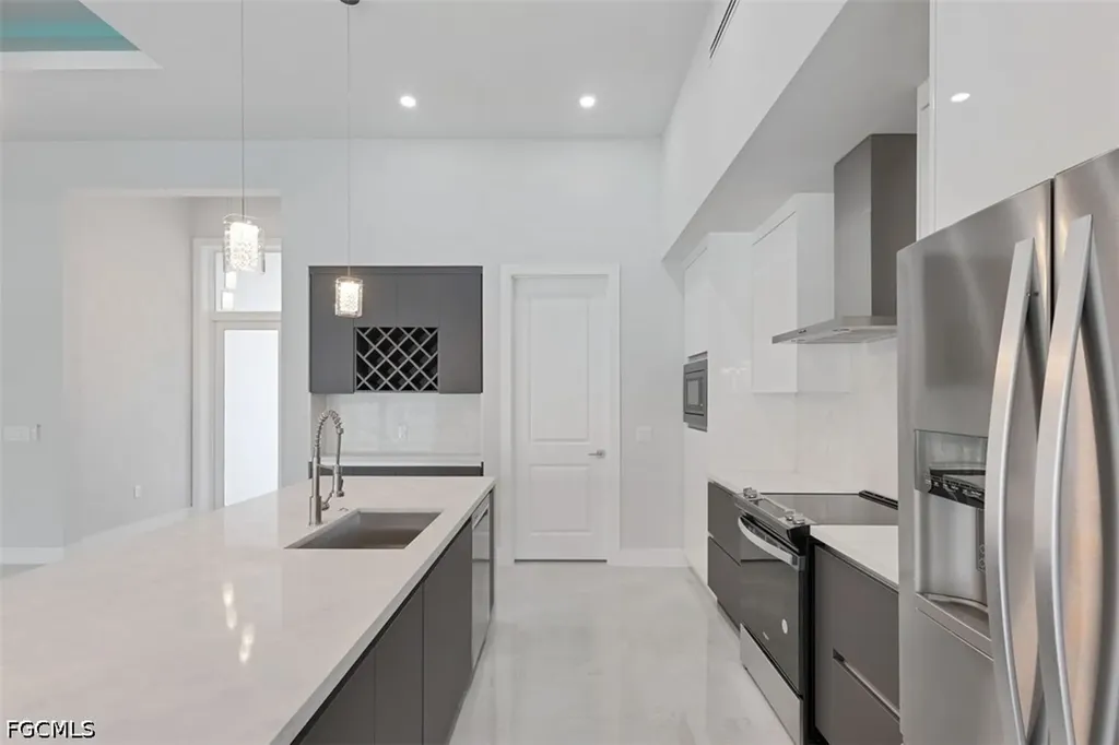 1123 NE 10th Street Cape Coral FL 33909