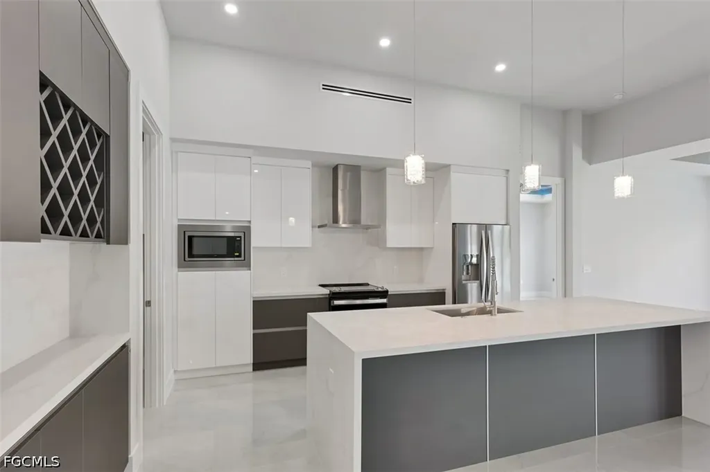 1123 NE 10th Street Cape Coral FL 33909