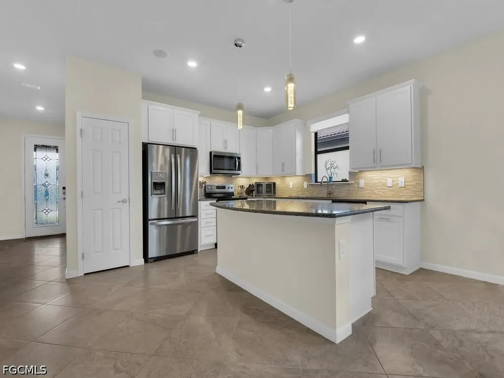 16072 Palmetto Prairie Drive Alva FL 33920